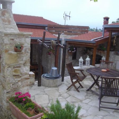 Xenios Cottages Lofou Ruang foto