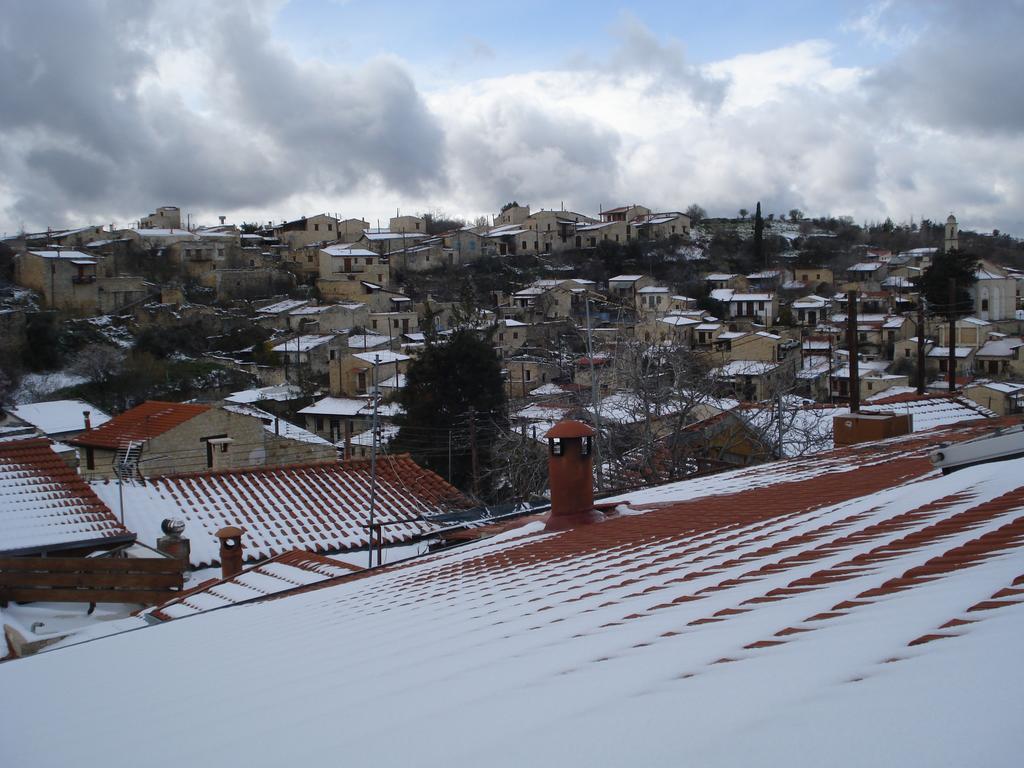 Xenios Cottages Lofou Bagian luar foto